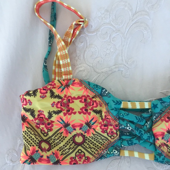 Reversible Maaji swimwear bikini top - Picture 2 of 5
